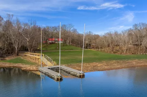 90 Bluff Point Ln, Waverly, TN 37185