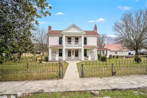 206 Russell St, Petersburg, TN 37144