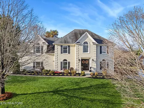 329 Farragut Crossing Dr, Knoxville, TN 37934