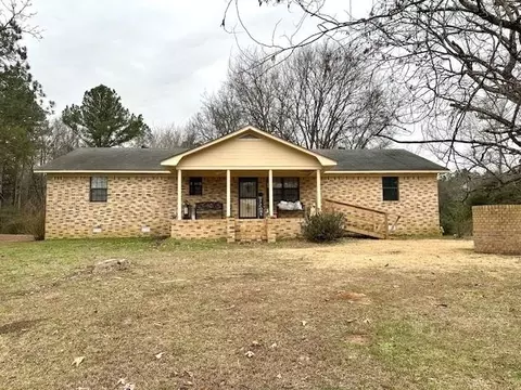 390 Pyburn Dr, Savannah, TN 38372