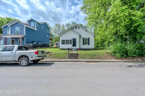 305 Mcginley St, Maryville, TN 37804