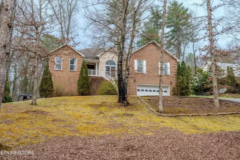 713 Jameswood Dr, Maryville, TN 37804