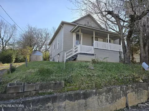 1216 Irwin Ave, Maryville, TN 37804