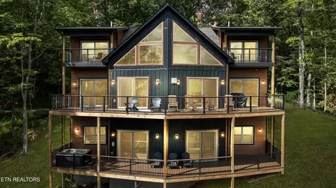 2636 Grassy Branch Loop, Sevierville, TN 37876