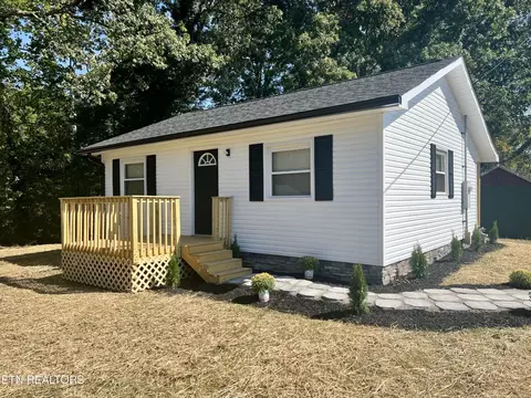 107 Atlanta Rd, Oak Ridge, TN 37830