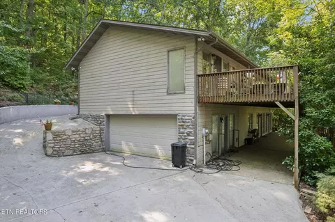 450 Kelly Hills Rd, Sevierville, TN 37876