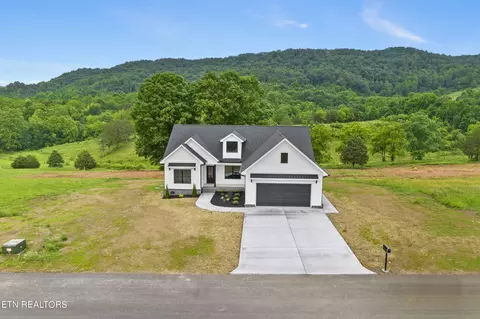 106 Waterfront Knl, Sharps Chapel, TN 37866