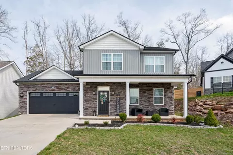 1401 Dream Catcher Dr, Knoxville, TN 37920