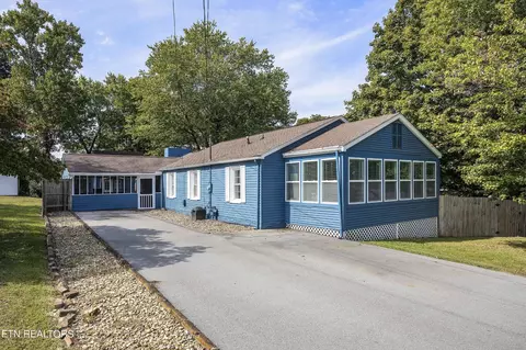 108 Hatcher Ln, Maryville, TN 37803