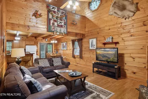 413 Ogle Dr, Pigeon Forge, TN 37863 photo 6