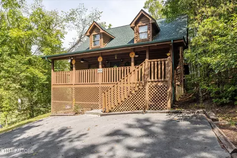 413 Ogle Dr, Pigeon Forge, TN 37863 photo 1