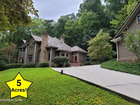 646 Hilltop Dr, Jacksboro, TN 37757