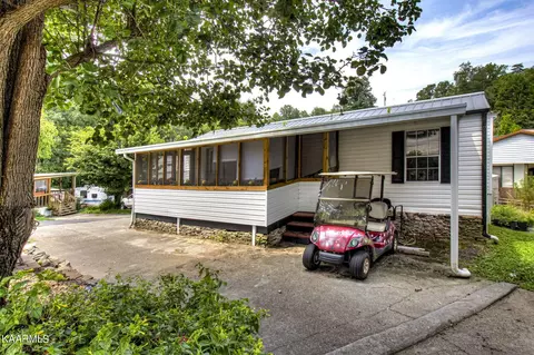 546 Flamingo Cir, Townsend, TN 37882