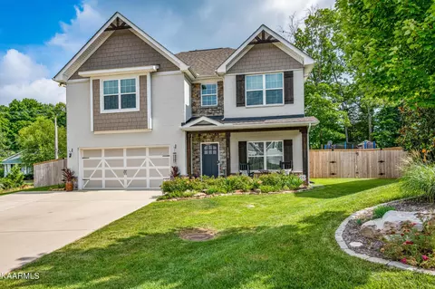 1105 Hamilton Farm Ln, Knoxville, TN 37932