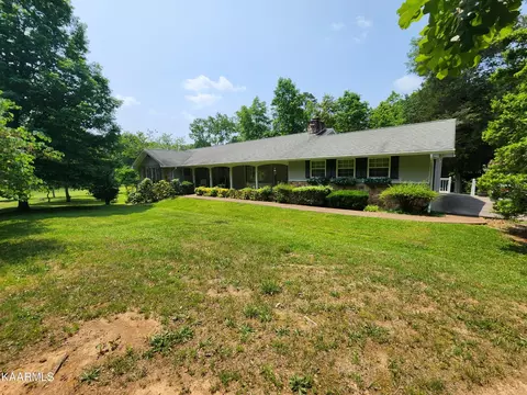 1845 Brandywine Dr, Lenoir City, TN 37772