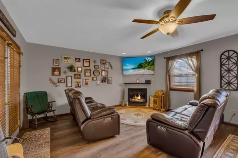 Living - 174 Copeland Rd, Sparta, TN 38583 photo 3 of 4