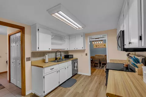 Kitchen - 174 Copeland Rd, Sparta, TN 38583 photo 3 of 3