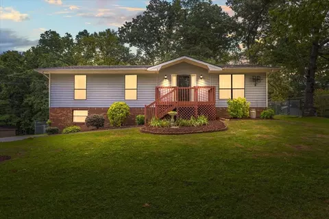 5300 Country Village Dr, Ooltewah, TN 37363