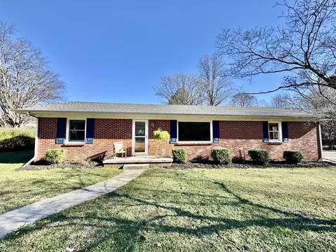 407 Old Hog Creek Rd, Waynesboro, TN 38485