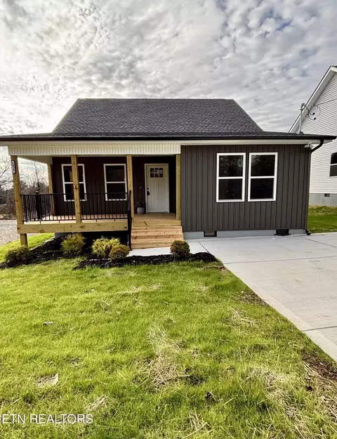 1029 Claude Rd, Knoxville, TN 37914
