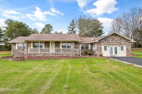 150 Holbrook Ave, Lenoir City, TN 37771