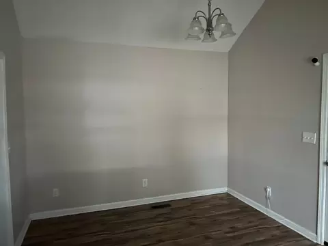 Living - 631 W Maple St, Morrison, TN 37357 photo 3 of 3