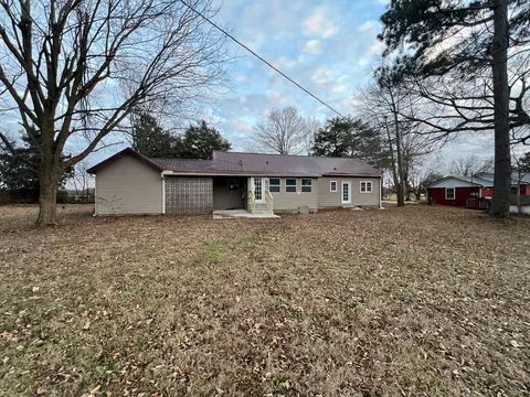 Exterior - 631 W Maple St, Morrison, TN 37357 photo 2 of 2