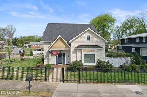 606 Eagle Bend Rd, Clinton, TN 37716