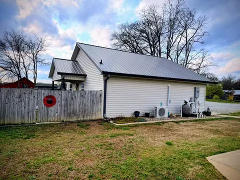 Exterior - 99 Busby Rd, Loretto, TN 38469 photo 5 of 14