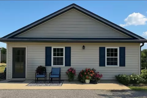 Exterior - 99 Busby Rd, Loretto, TN 38469 photo 2 of 14