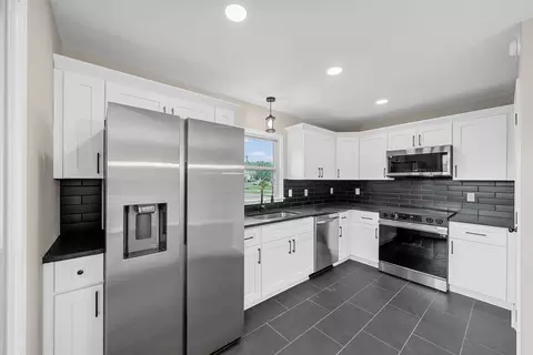 2161 Amadeus Dr, Clarksville, TN 37040