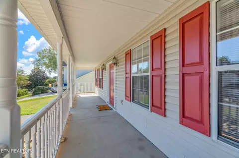 337 Nicely Tr, Powell, TN 37849 photo 4
