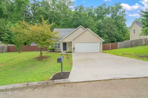 420 Dogwood Glen Ln, Powell, TN 37849