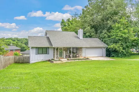 8404 Doral Cir, Knoxville, TN 37938