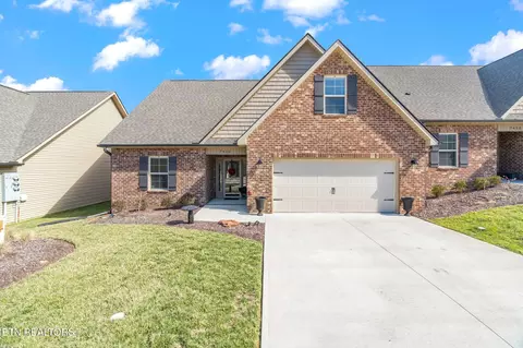 7426 Willow Path Ln, Knoxville, TN 37918