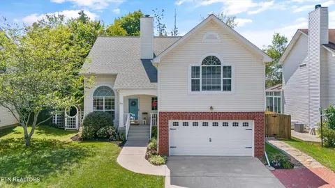 2513 Blue Meadow Ln, Knoxville, TN 37932
