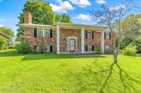 7528 Oaken Dr, Knoxville, TN 37938