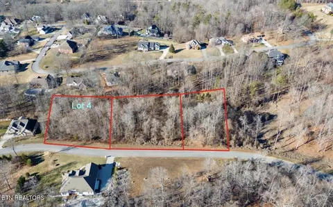 4 St James Ln, Clinton, TN 37716