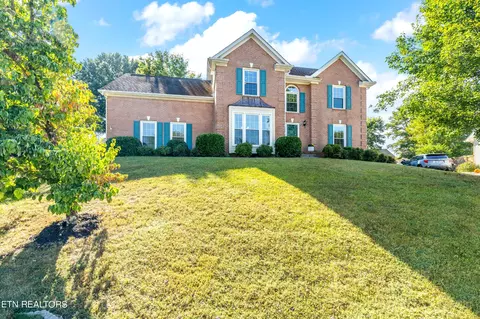 604 Crestwicke Ln, Knoxville, TN 37934