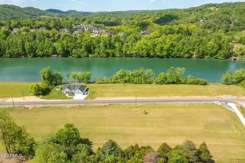 25 Harbour Dr, Clinton, TN 37716