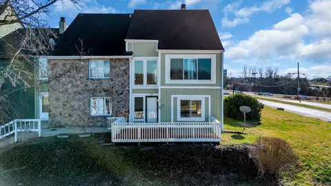 200 Raintree Dr, Hermitage, TN 37076