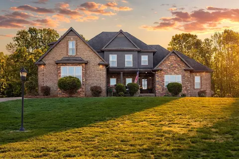 2142 Trieste Trl, Adams, TN 37010