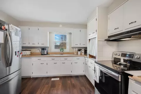 Kitchen - 3205 Sylvia Rd, Dickson, TN 37055 photo 4 of 4