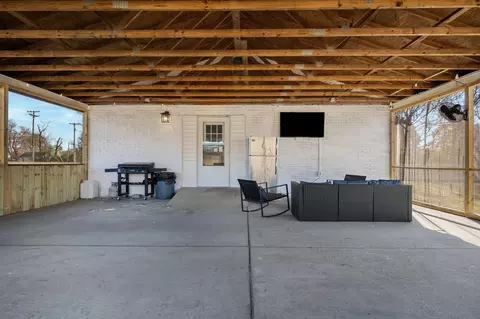 Exterior - 3205 Sylvia Rd, Dickson, TN 37055 photo 6 of 9