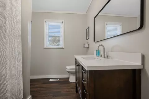 Bath - 3205 Sylvia Rd, Dickson, TN 37055 photo 2 of 3