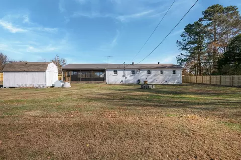 Exterior - 3205 Sylvia Rd, Dickson, TN 37055 photo 7 of 9