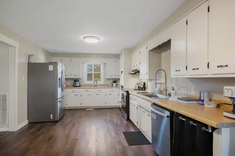 Kitchen - 3205 Sylvia Rd, Dickson, TN 37055 photo 1 of 4