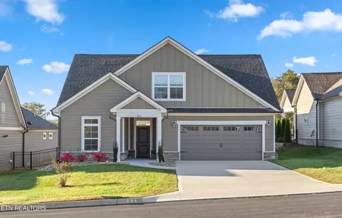 504 Chestnut Pl, Loudon, TN 37774
