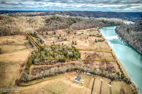 321 Blackburn Ln, Lenoir City, TN 37771