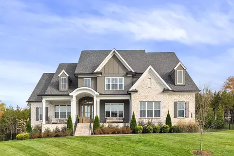 1016 Sinatra Dr, Nolensville, TN 37135